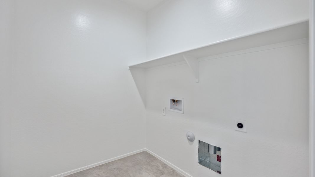 Spacious, unfurnished interior of a new home in Anthem at Merrill Ranch, Florence (Image 28).