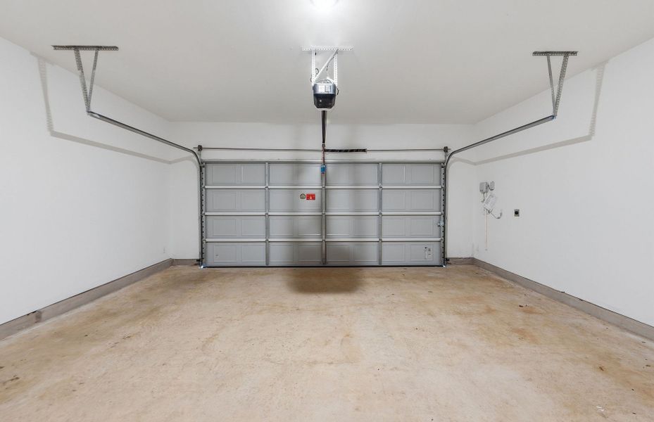 Spacious, unfurnished interior of a new home in Lagos, Manor (Image 17). Spacious, unfurnished interior of a new home in Lagos, Manor (Image 17).