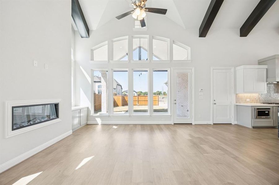 Spacious, unfurnished interior of a new home in Trails at Cottonwood Creek, Rowlett (Image 13).