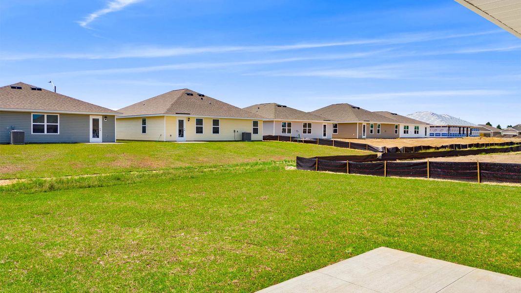 Exterior details and patio area of a home in Liberty, Panama City (Image 23).