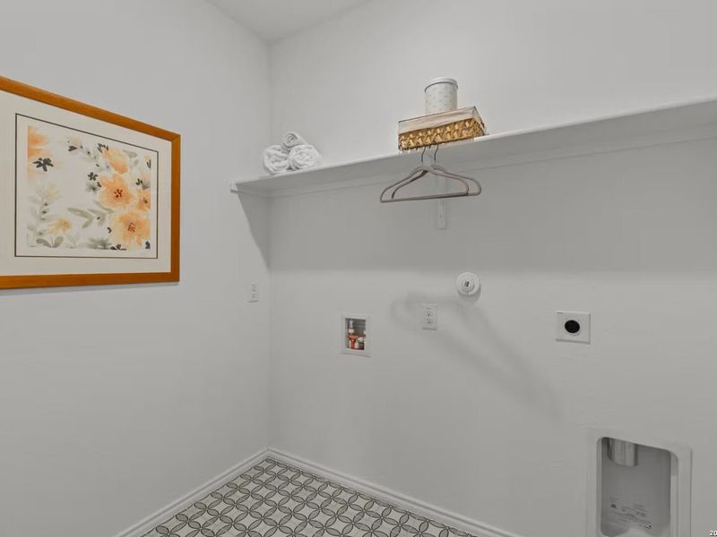 Spacious, unfurnished interior of a new home in Comanche Ridge, San Antonio (Image 21). Spacious, unfurnished interior of a new home in Comanche Ridge, San Antonio (Image 21).
