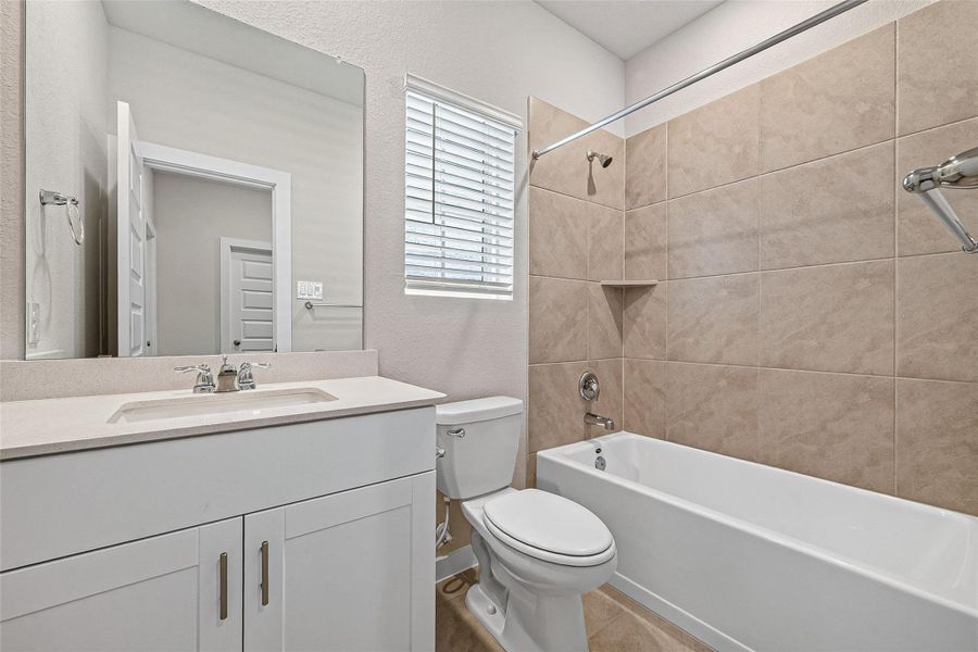 Furnished interior view inside a new home in Park Row Village, Houston (Image 33). Furnished interior view inside a new home in Park Row Village, Houston (Image 33).