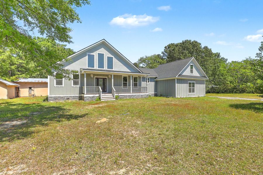 Exterior details and patio area of a home in , Moncks Corner (Image 32).