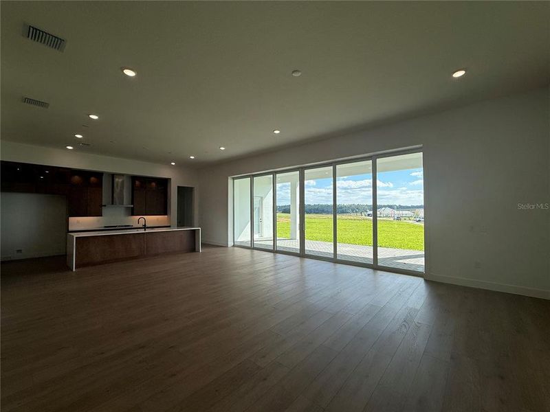 Spacious, unfurnished interior of a new home in West Hill Estates, Dade City (Image 14).