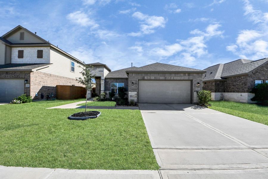 Image 31 of a home in Cypress Green. Image 31 of a home in Cypress Green.