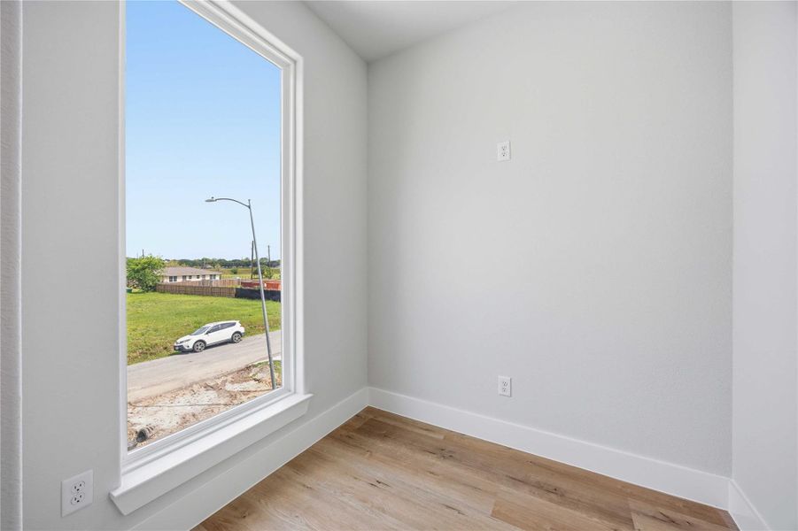 Spacious, unfurnished interior of a new home in , Houston (Image 12).