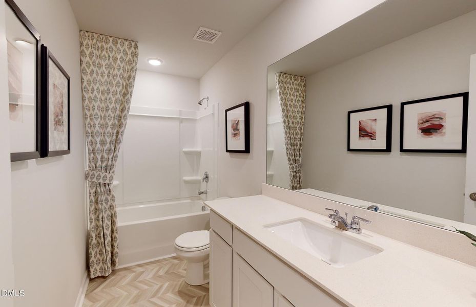 TN CTX RL Rosella INT Second Bath 1