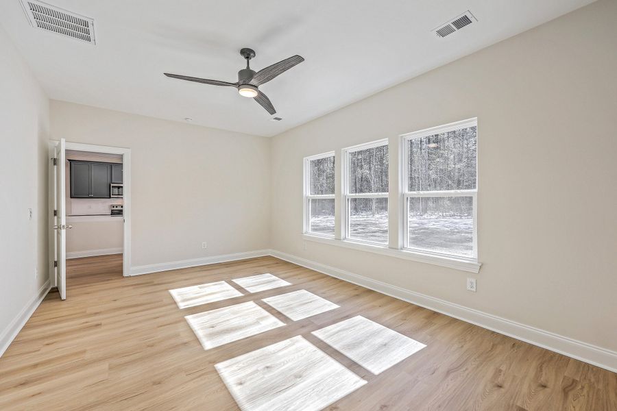 Spacious, unfurnished interior of a new home in , Summerville (Image 17).