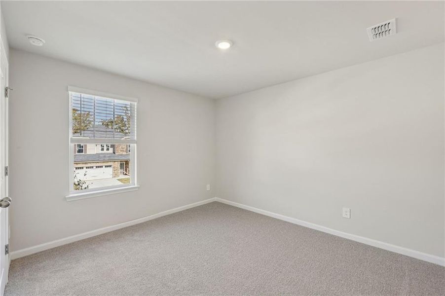 Spacious, unfurnished interior of a new home in The Oaks at Dawson, Dawsonville (Image 21).