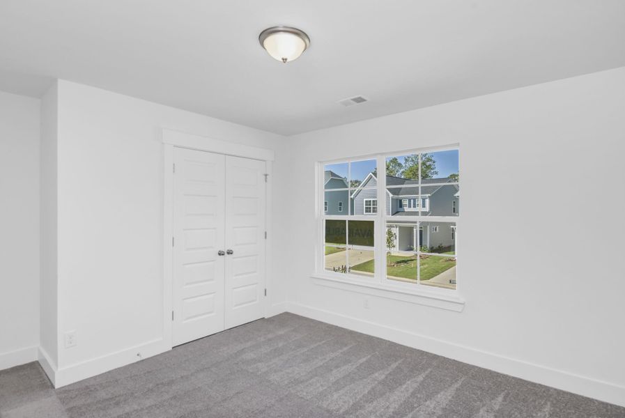 Spacious, unfurnished interior of a new home in Ashton Lakes, Lexington (Image 31).