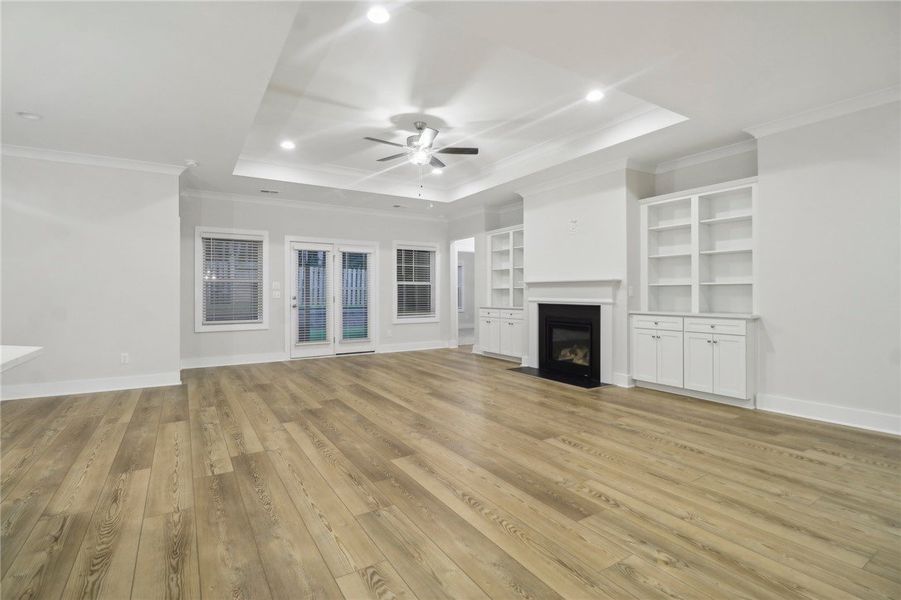 Spacious, unfurnished interior of a new home in Cross Creek Golf Club, Seneca (Image 9).