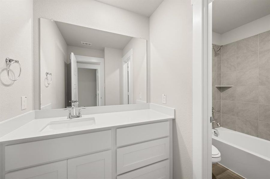 232 Wagon Spoke- Bathroom-1