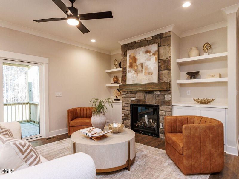 008-1280x960-living-room