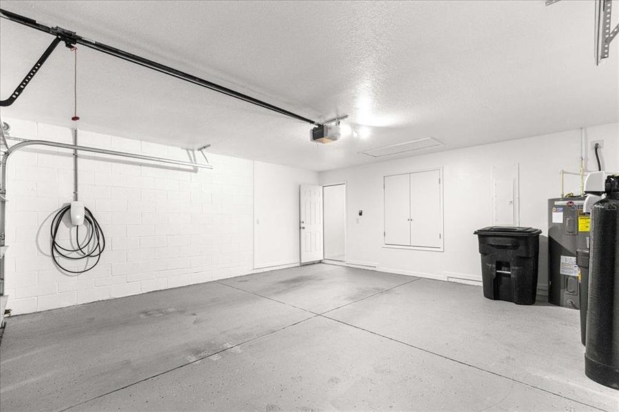 Spacious, unfurnished interior of a new home in , Summerfield (Image 41).