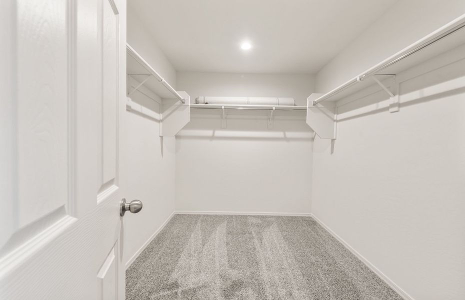 Spacious, unfurnished interior of a new home in Entrada La Coraza at Rancho Sahuarita, Sahuarita (Image 15).