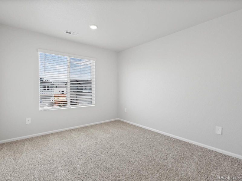 Spacious, unfurnished interior of a new home in Hidden Valley Farm, Severance (Image 25).