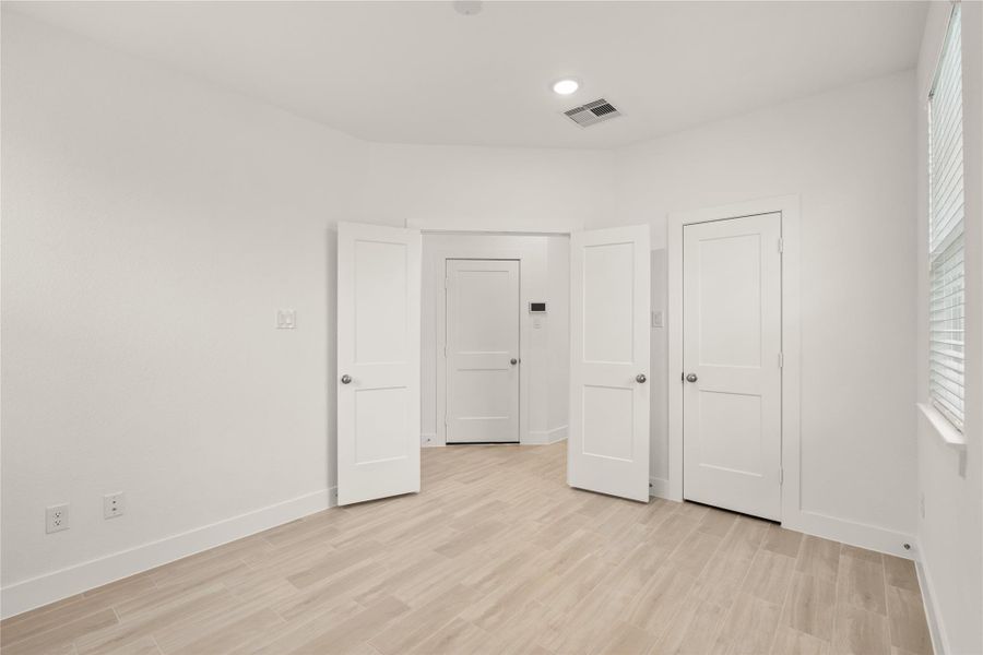 Spacious, unfurnished interior of a new home in Balmoral, Atascocita (Image 11). Spacious, unfurnished interior of a new home in Balmoral, Atascocita (Image 11).