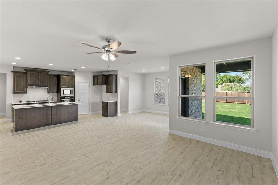 5604 Mountain Island Living room3