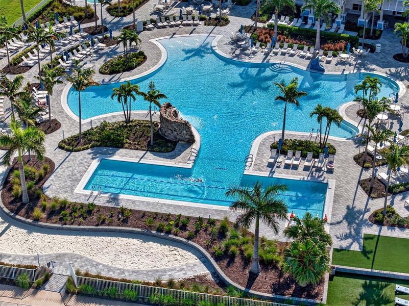 Community amenities in , Englewood (Image 51).