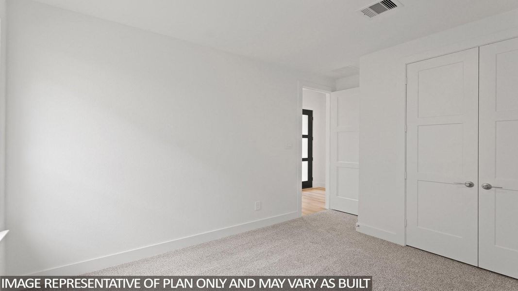 Spacious, unfurnished interior of a new home in Silverthorne, Conroe (Image 8). Spacious, unfurnished interior of a new home in Silverthorne, Conroe (Image 8).