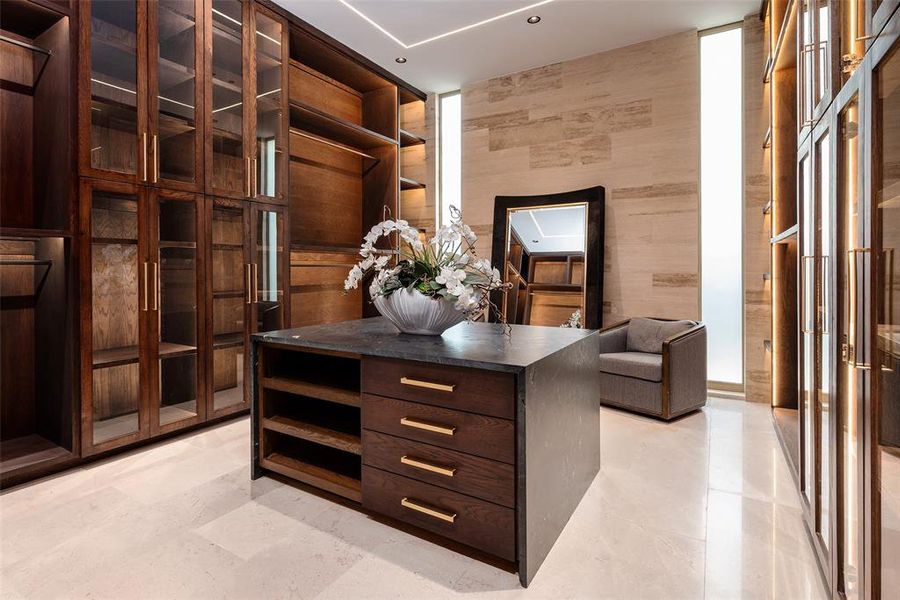 Furnished interior view inside a new home in , Dallas (Image 16).