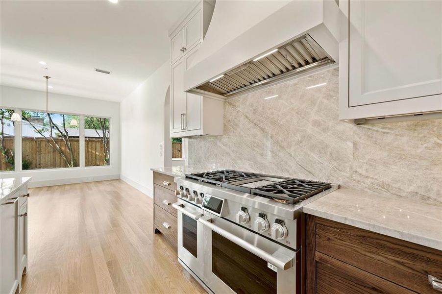 Furnished interior view inside a new home in , Richardson (Image 13).