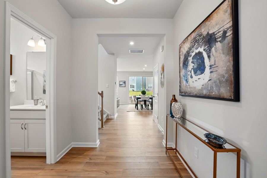 Photo representation of the Shenandoah plan. Colors, finishes and options will vary.