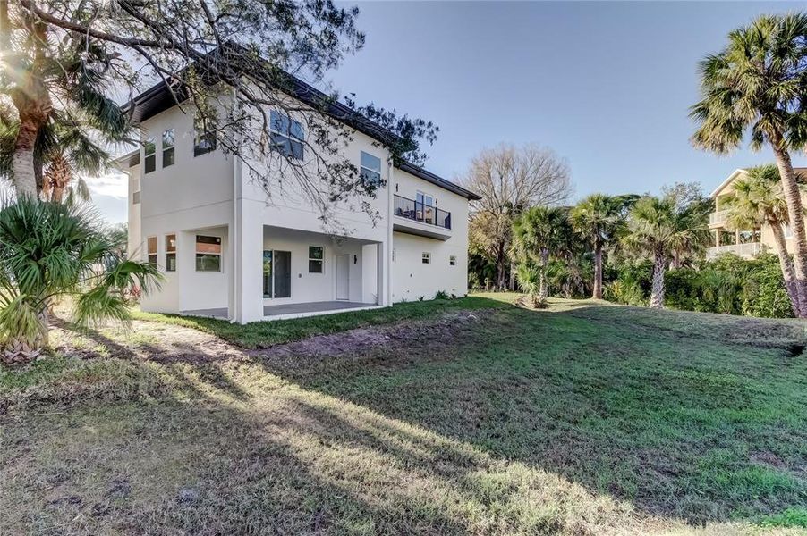 Exterior details and patio area of a home in , New Port Richey (Image 34).