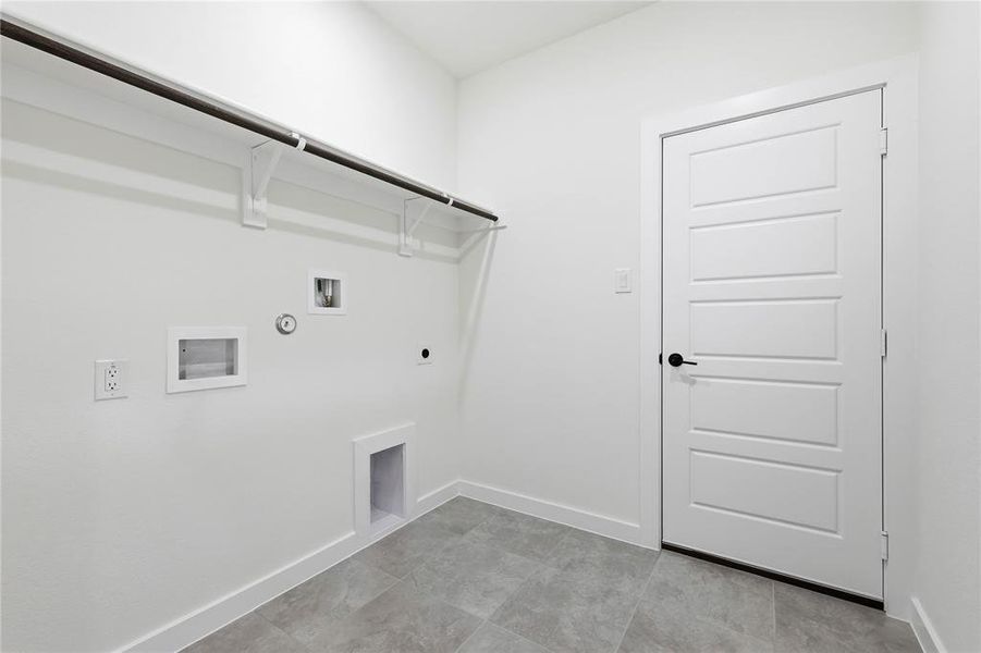Spacious, unfurnished interior of a new home in Meadow Lakes, Fort Worth (Image 28).