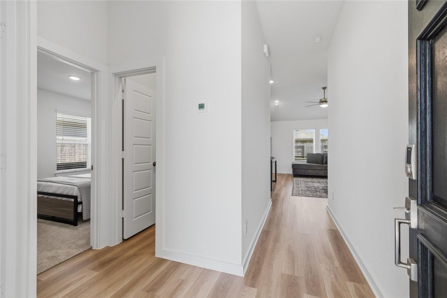Spacious, unfurnished interior of a new home in Ambrose, La Marque (Image 20).