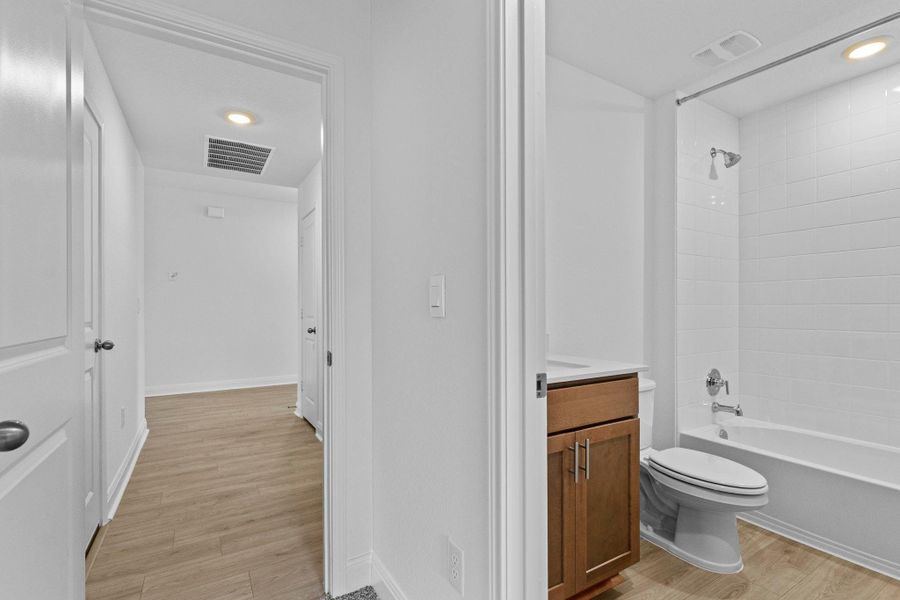Spacious, unfurnished interior of a new home in Riverview, Georgetown (Image 27). Spacious, unfurnished interior of a new home in Riverview, Georgetown (Image 27).