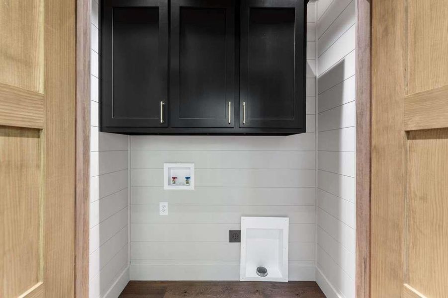 Close-up of interior finishes inside a home in , Blue Ridge (Image 57).