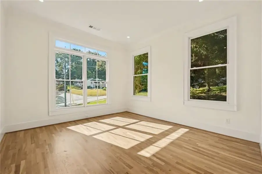 Spacious, unfurnished interior of a new home in , Atlanta (Image 44).