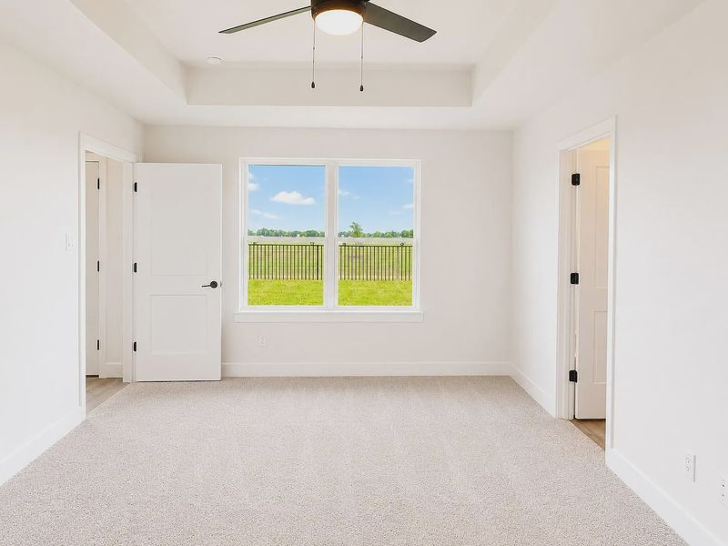 Spacious, unfurnished interior of a new home in River Ranch Trails, Dayton (Image 8).