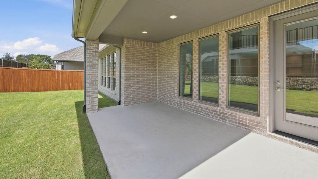 Exterior details and patio area of a home in Eliana, McKinney (Image 3).
