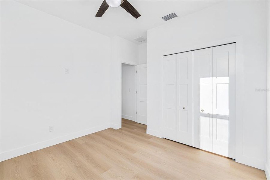 Spacious, unfurnished interior of a new home in , Rotonda West (Image 36).