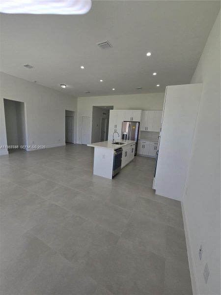 Spacious, unfurnished interior of a new home in , Homestead (Image 58).
