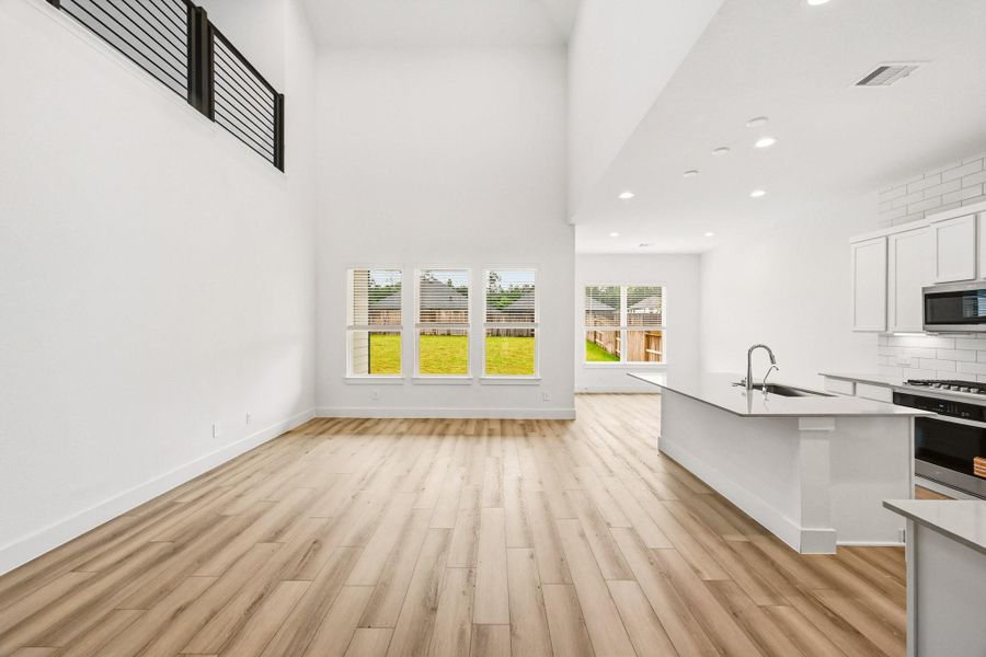 Spacious, unfurnished interior of a new home in Hills of Westlake, Conroe (Image 15). Spacious, unfurnished interior of a new home in Hills of Westlake, Conroe (Image 15).