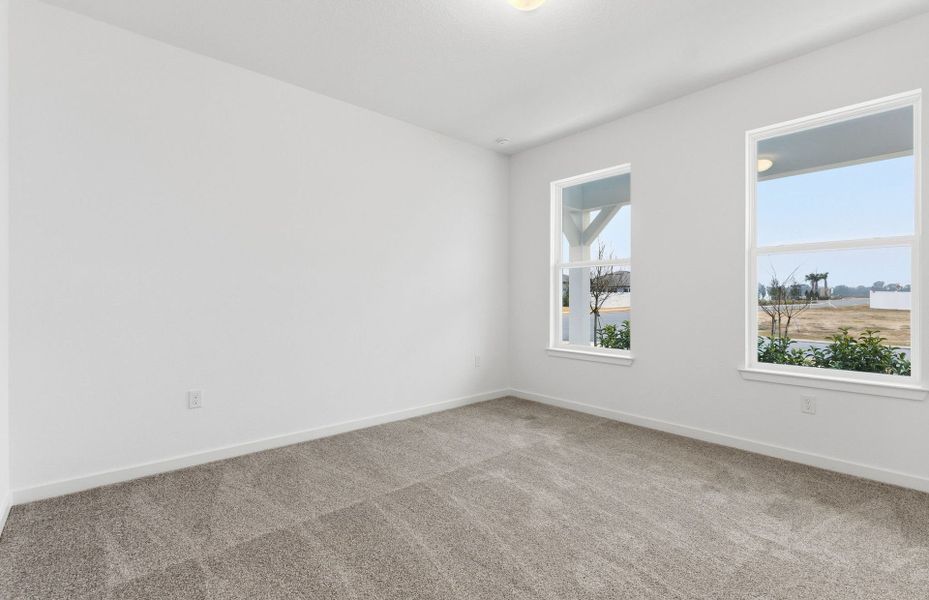 Spacious, unfurnished interior of a new home in Pioneer Ranch, Ocala (Image 13).