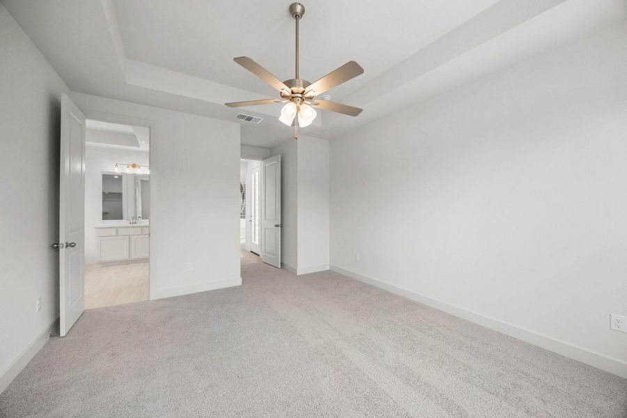 Spacious, unfurnished interior of a new home in Parmer Ranch, Georgetown (Image 16).