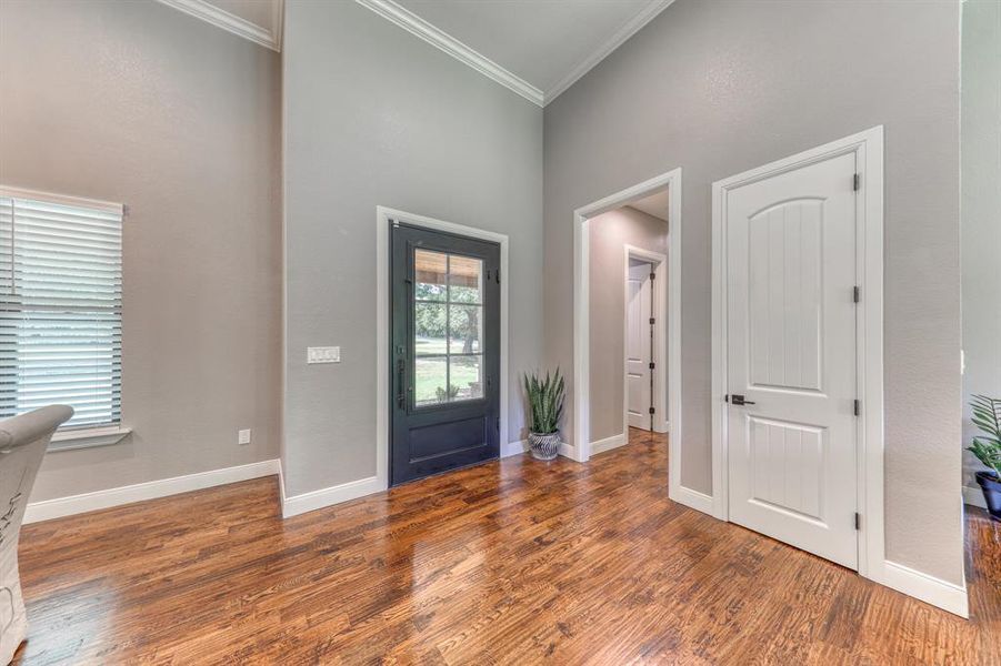 Spacious, unfurnished interior of a new home in , Weatherford (Image 20).