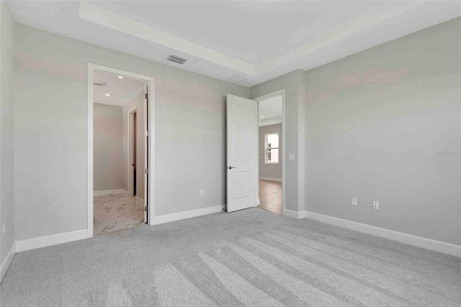 Spacious, unfurnished interior of a new home in Cresswind at Lake Harris, Tavares (Image 22).