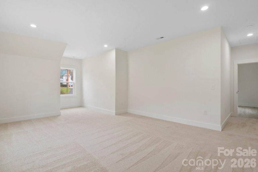 Spacious, unfurnished interior of a new home in , Mint Hill (Image 22).