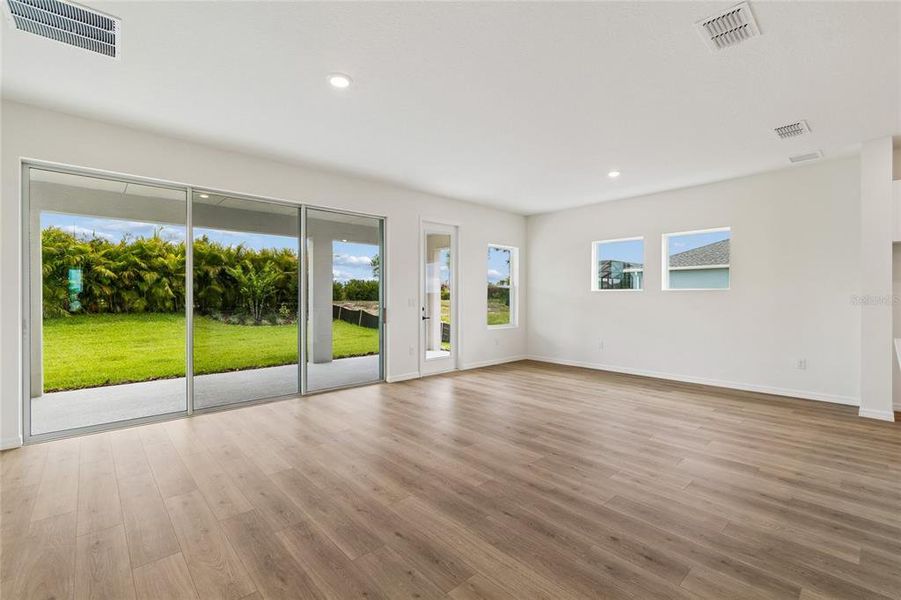 Spacious, unfurnished interior of a new home in Waterset Classic Series, Apollo Beach (Image 17).