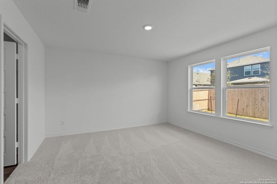 Spacious, unfurnished interior of a new home in The Overlook at Creekside, New Braunfels (Image 13).