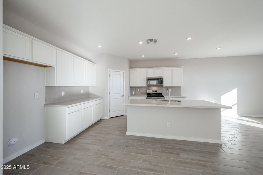 21_2-story-home-with-view_for-sale_Arizo