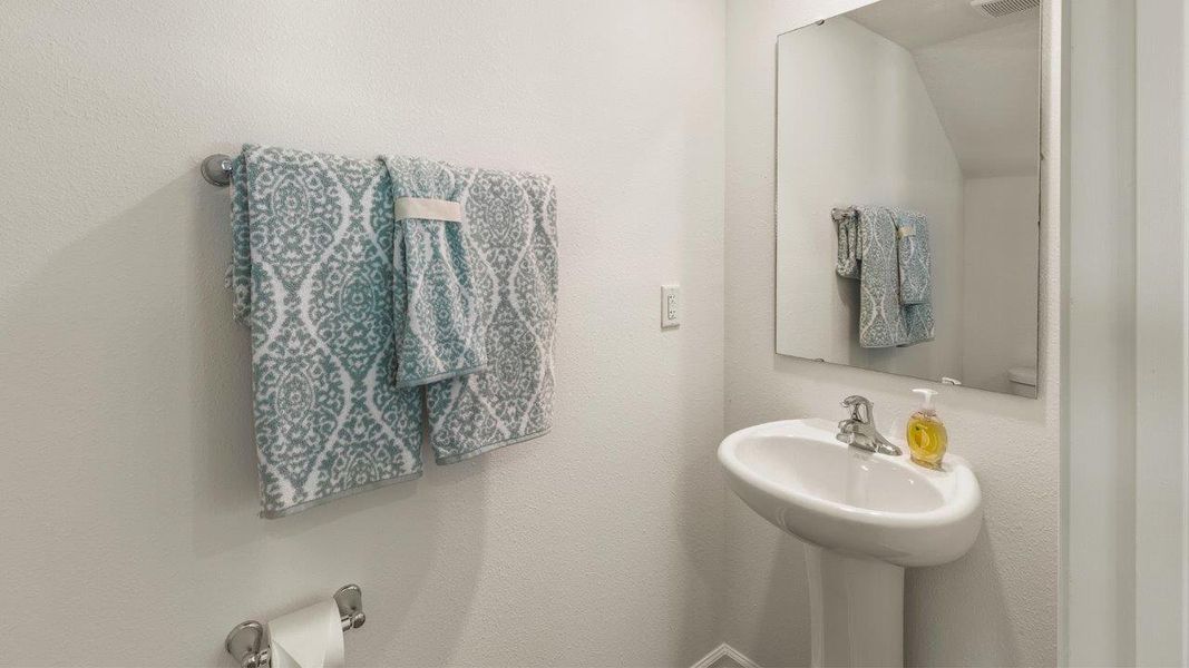Representative furnished interior of a home built from the GREYSON by D.R. Horton in Hansen Creek, Jacksonville (Image 11).