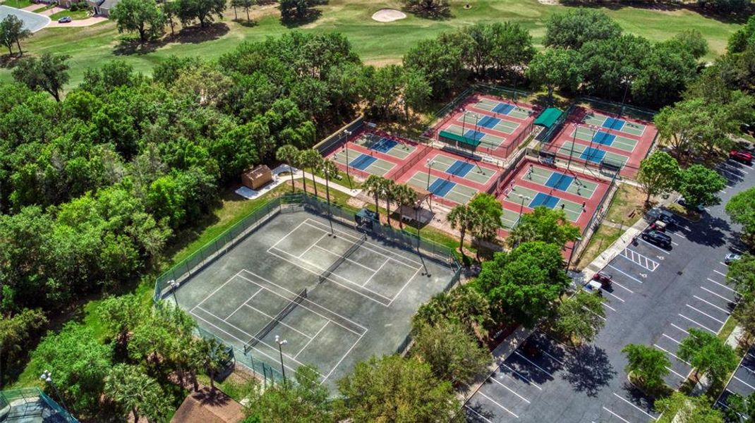 Community amenities in , Poinciana (Image 30).