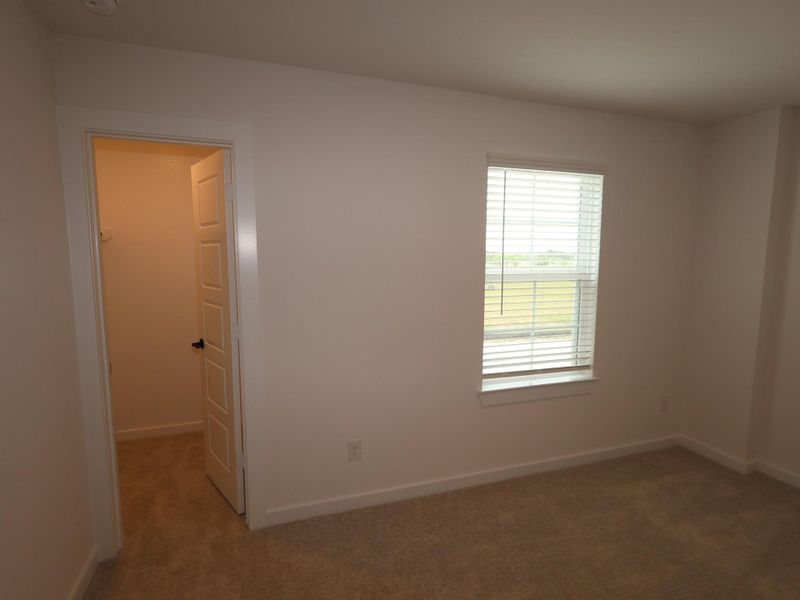 Spacious, unfurnished interior of a new home in Summerview, Fulshear (Image 9).