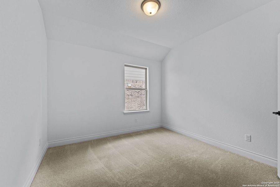Spacious, unfurnished interior of a new home in Davis Ranch, San Antonio (Image 11). Spacious, unfurnished interior of a new home in Davis Ranch, San Antonio (Image 11).